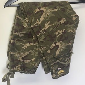 {Levi’s} Camouflage Capris